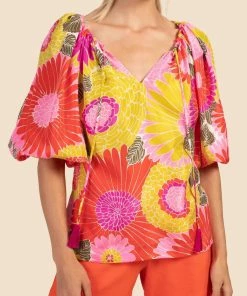 New 👏 Trina Turk Sandia Top in Multi for 👩 women ❤️