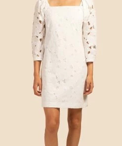 Brand new 😉 Trina Turk Verona 👗 Dress in White for 👩 women ⭐